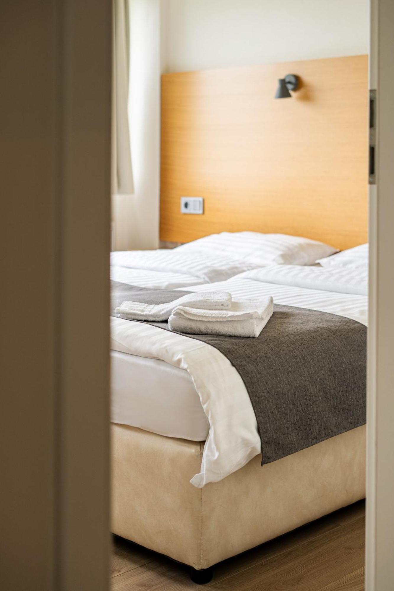 Hotel Joekull Nesjum Екстериор снимка